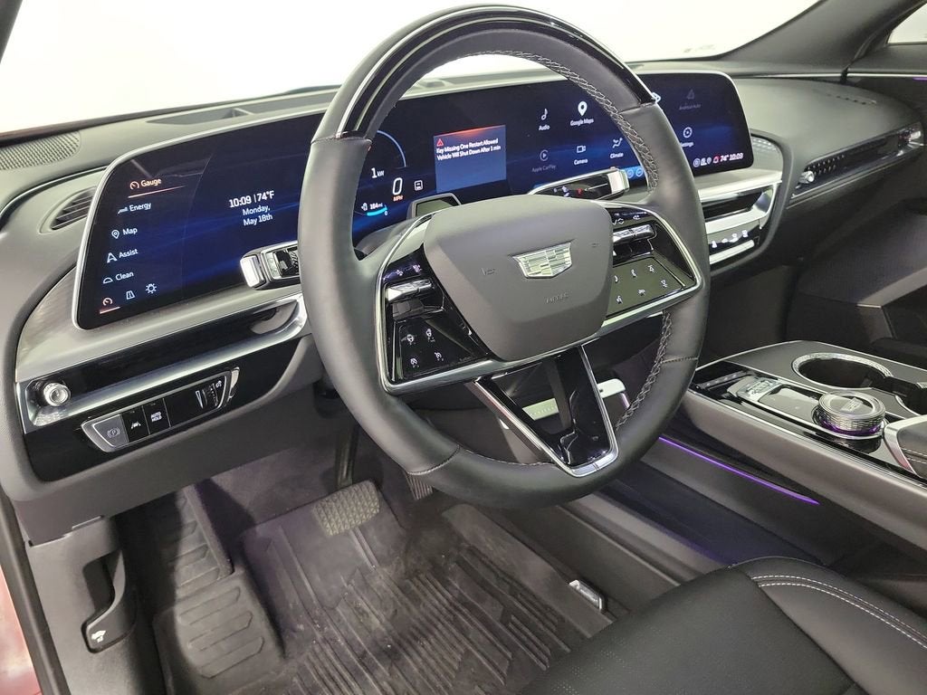 2024 Cadillac LYRIQ Luxury 2