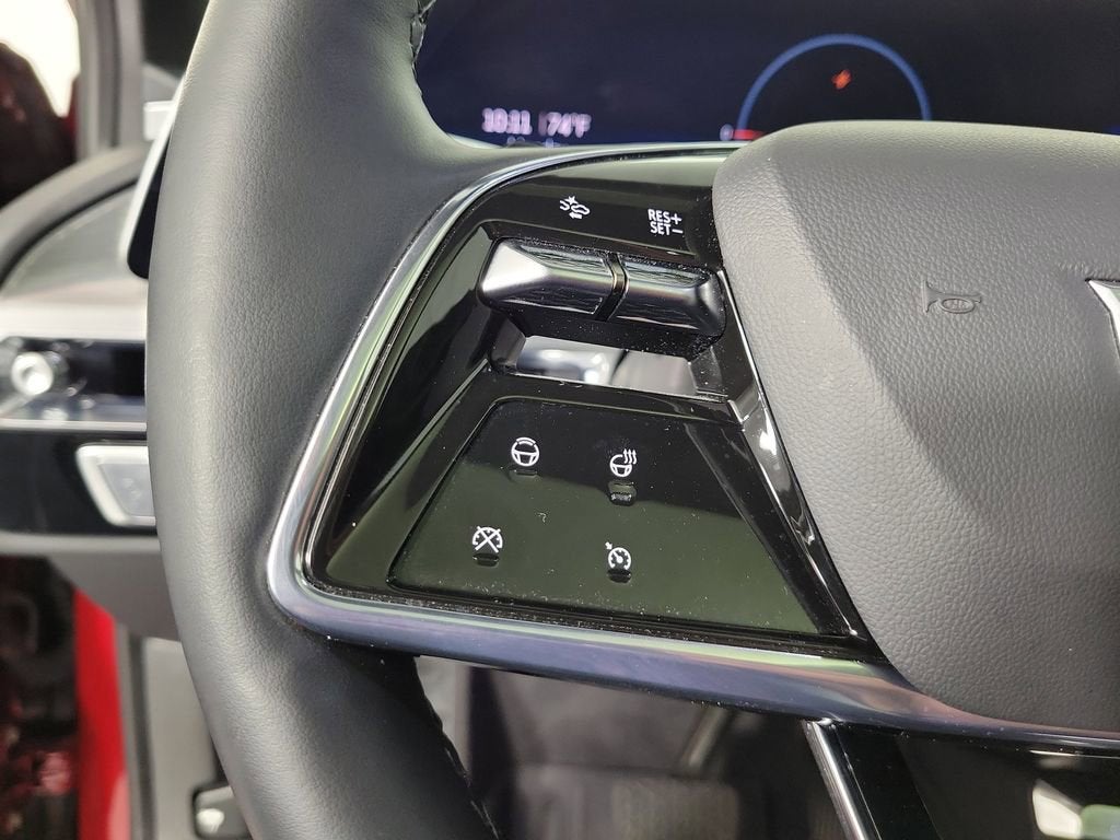 2024 Cadillac LYRIQ Luxury 2