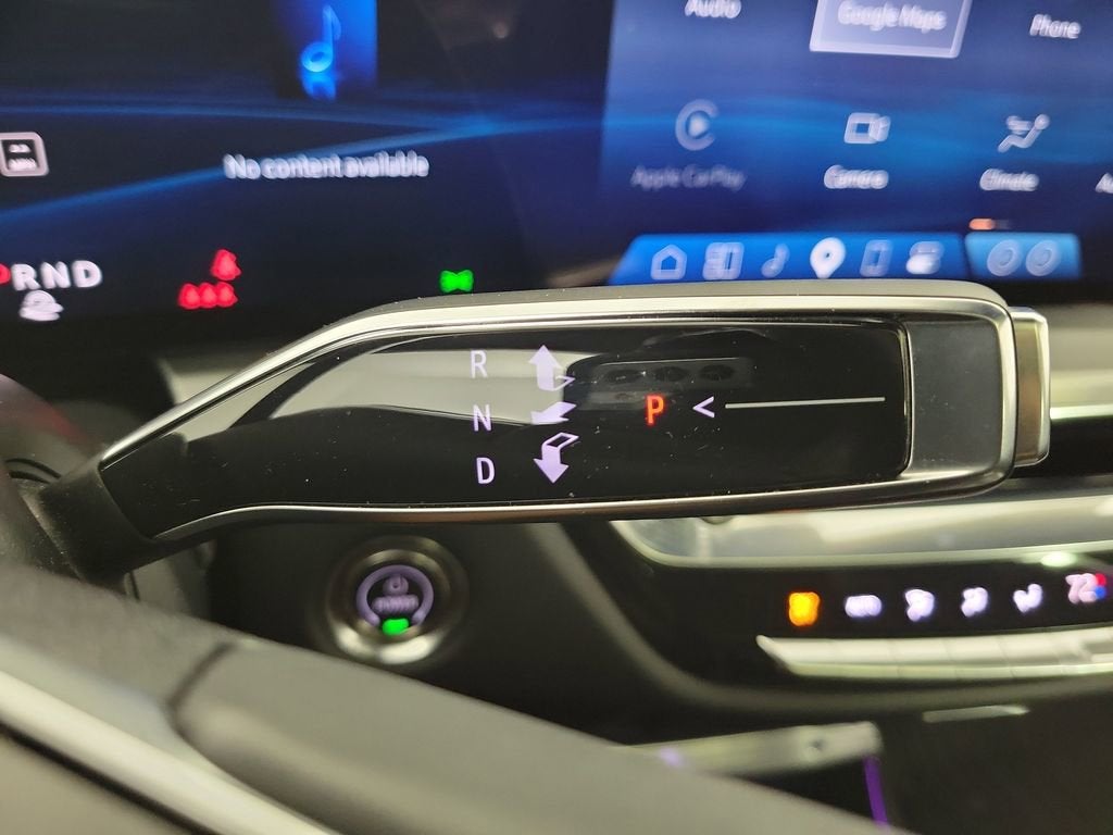 2024 Cadillac LYRIQ Luxury 2