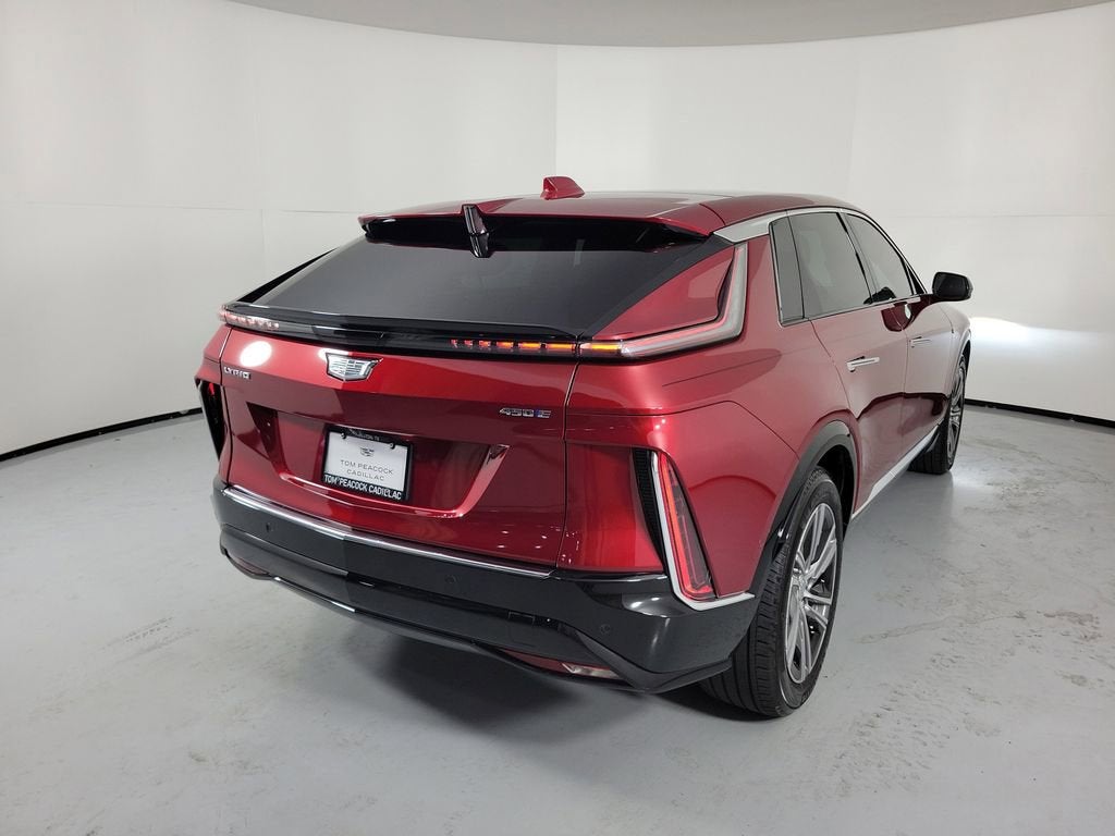 2024 Cadillac LYRIQ Luxury 2
