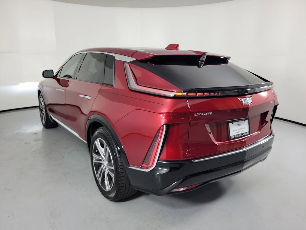 2024 Cadillac LYRIQ Luxury 2