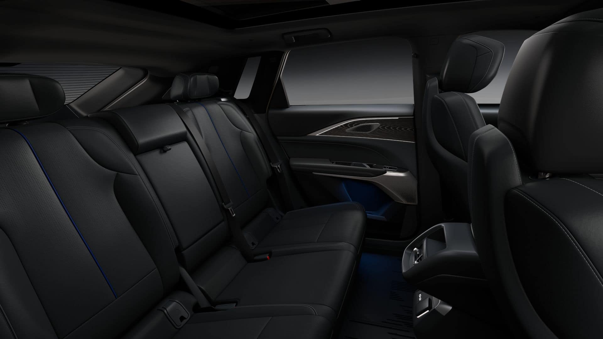 2024 Cadillac LYRIQ Luxury 2
