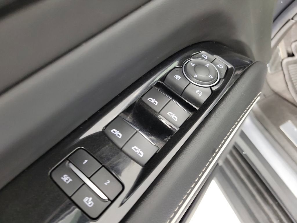 2022 Cadillac Escalade Luxury