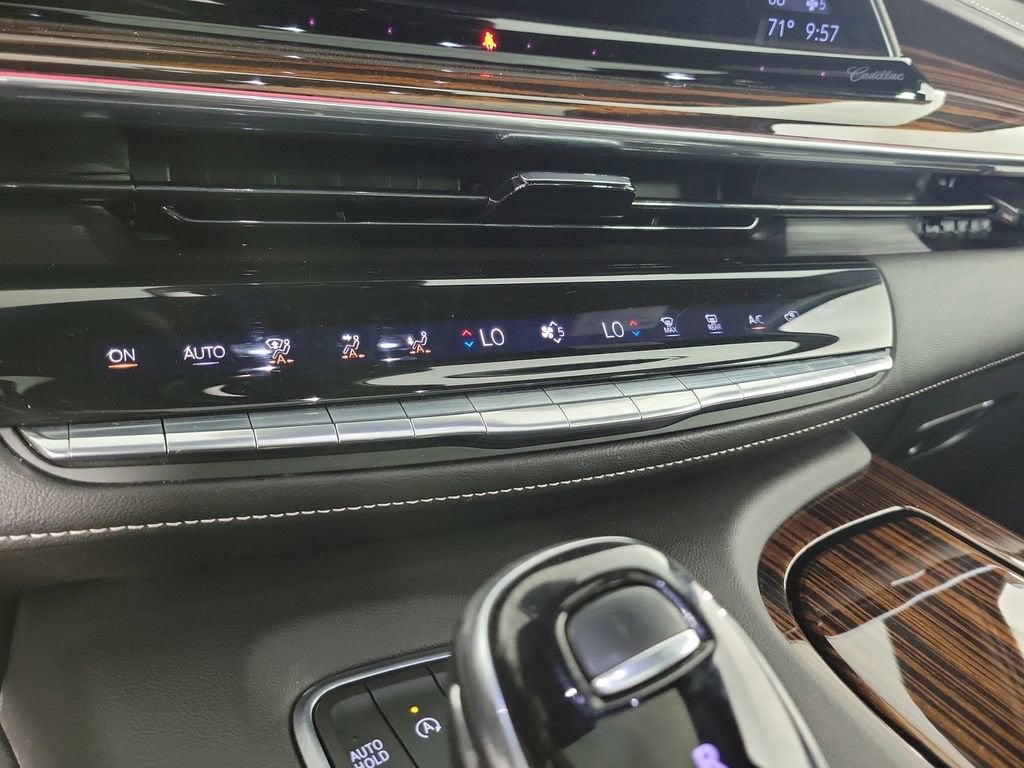 2022 Cadillac Escalade Premium Luxury