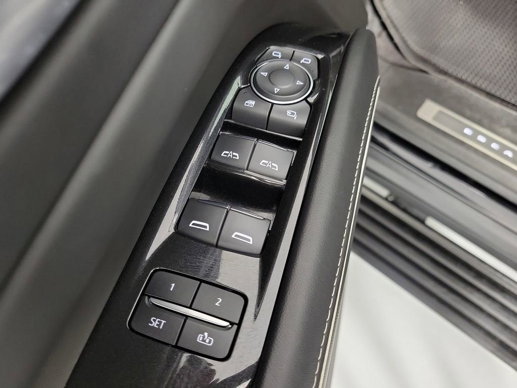 2023 Cadillac Escalade ESV Premium Luxury Platinum