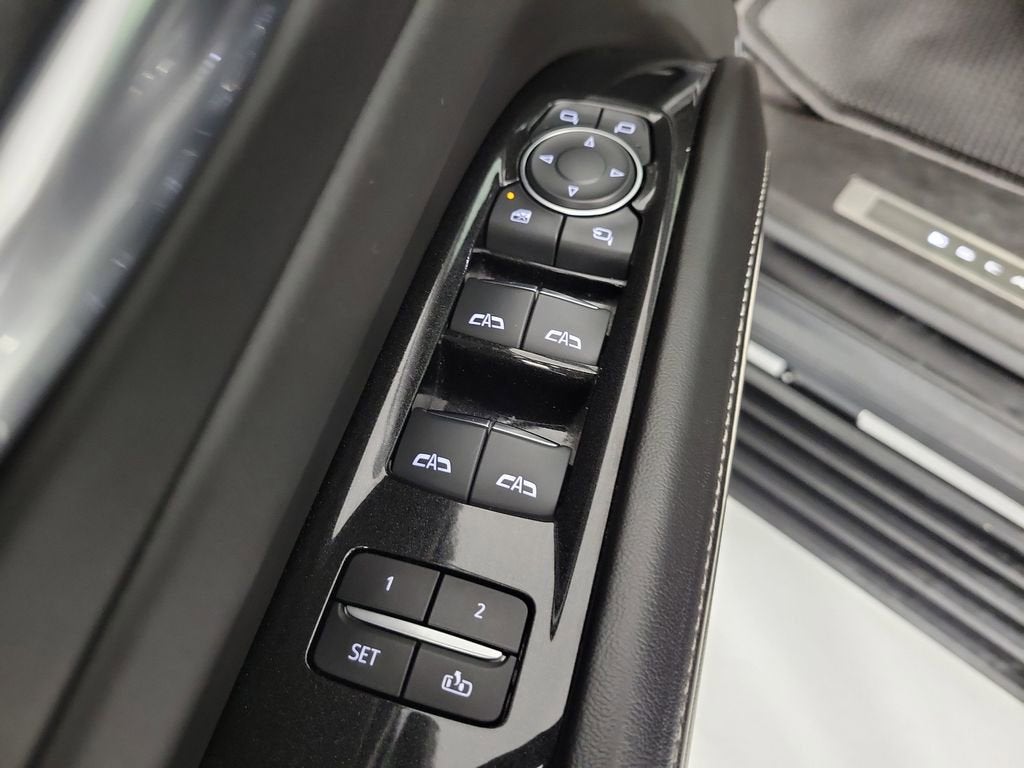 2022 Cadillac Escalade ESV Premium Luxury Platinum