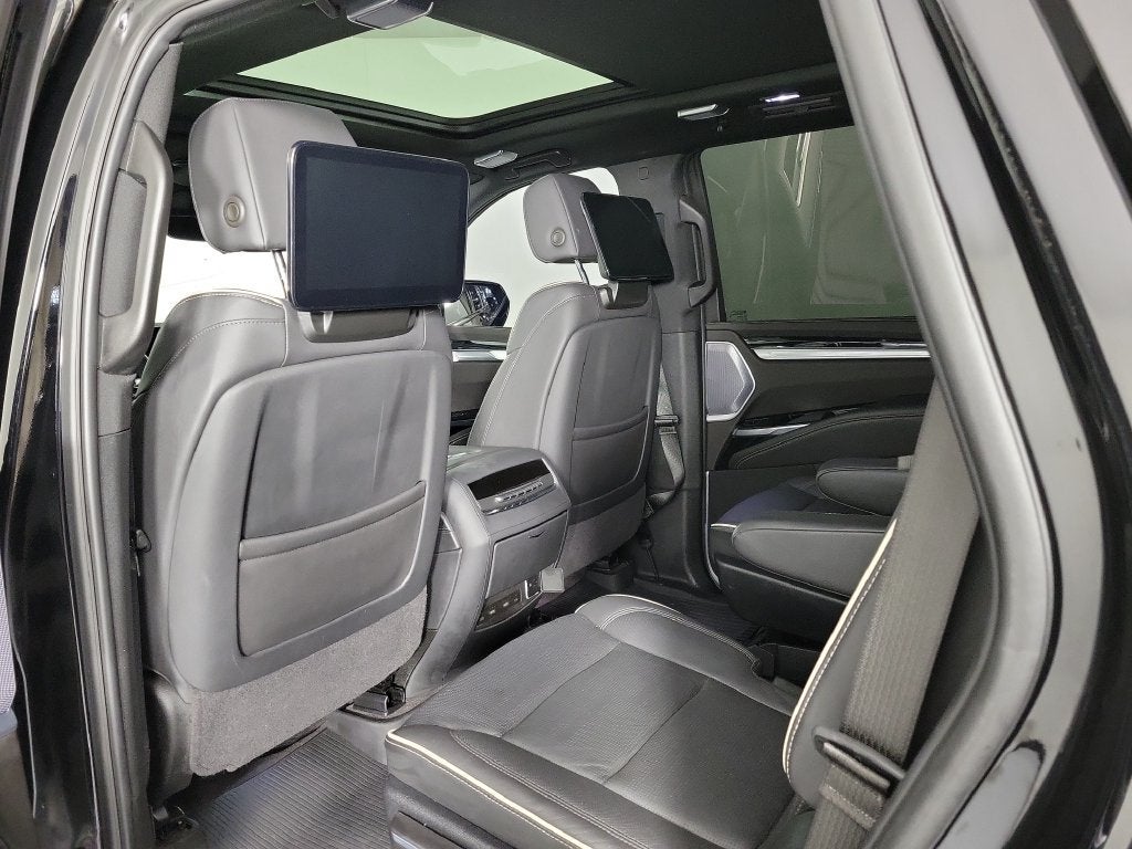 2025 Cadillac Escalade Sport