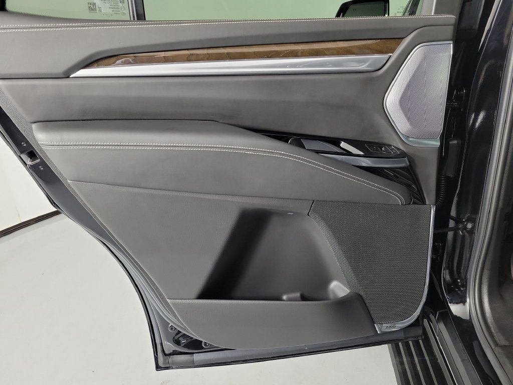 2025 Cadillac Escalade Sport Platinum