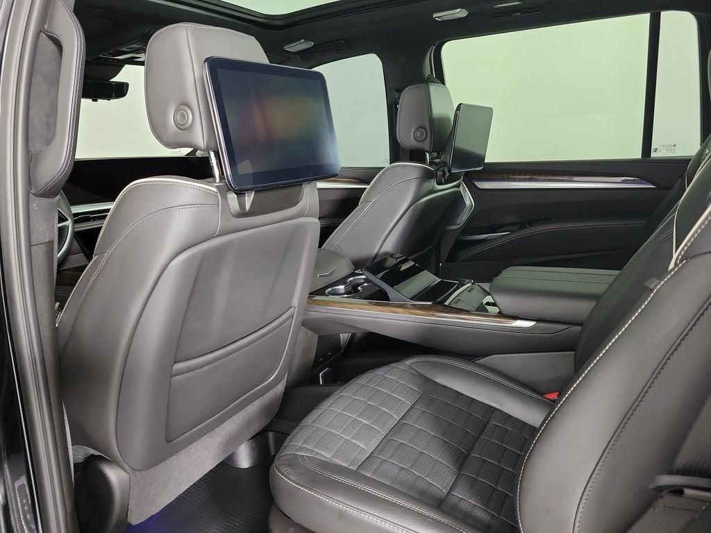 2025 Cadillac Escalade ESV Sport Platinum