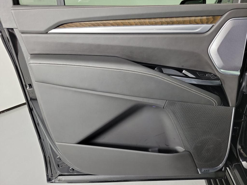 2025 Cadillac Escalade ESV Sport Platinum