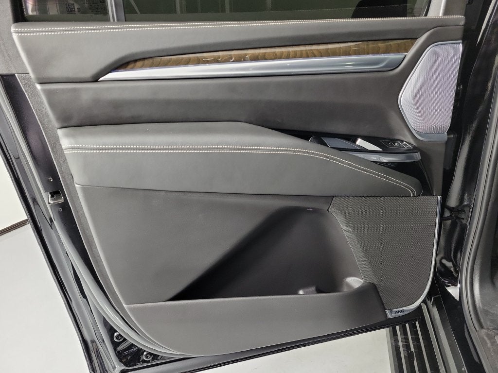 2025 Cadillac Escalade ESV Sport Platinum