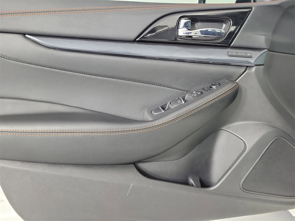 2023 Nissan Maxima SR