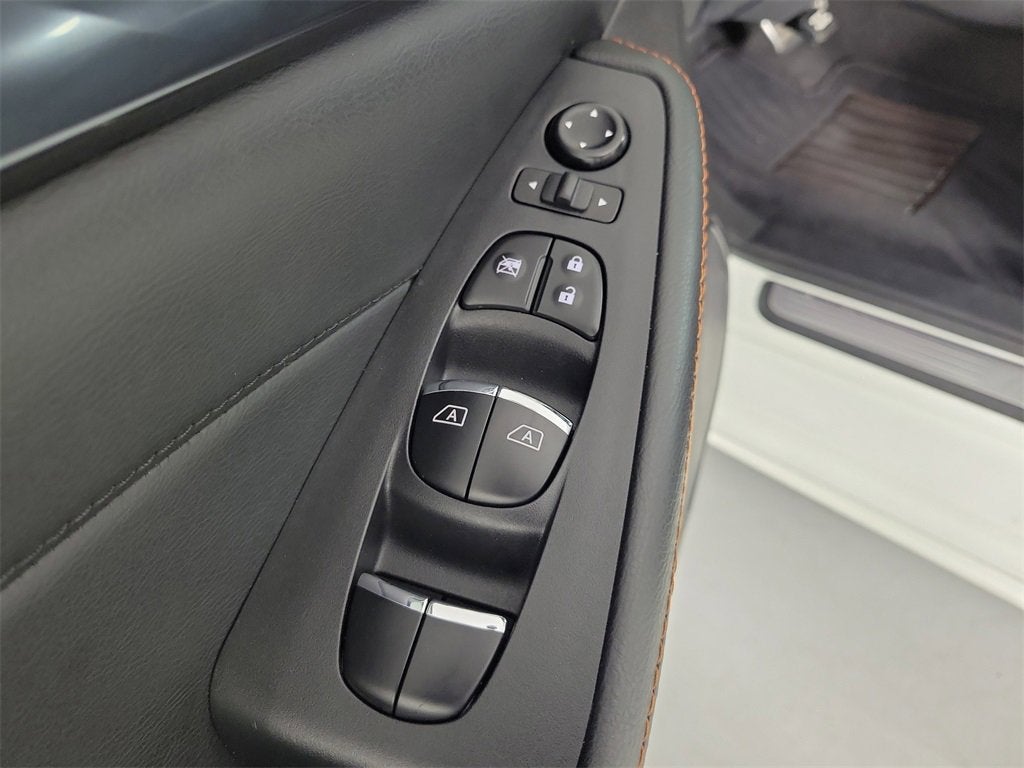 2023 Nissan Maxima SR