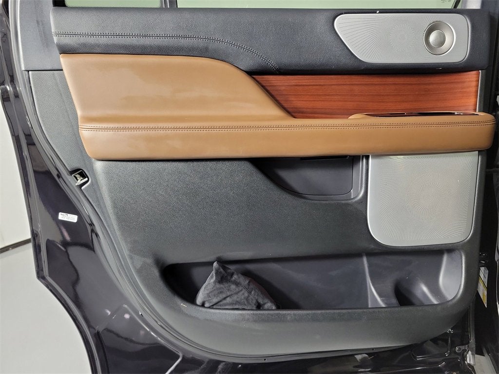 2023 Lincoln Navigator L Reserve