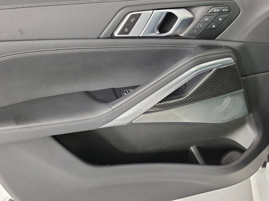 2024 BMW X6 M60i