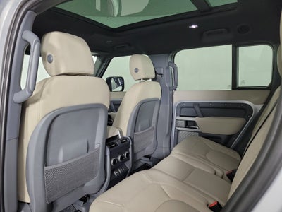 2023 Land Rover Defender SE