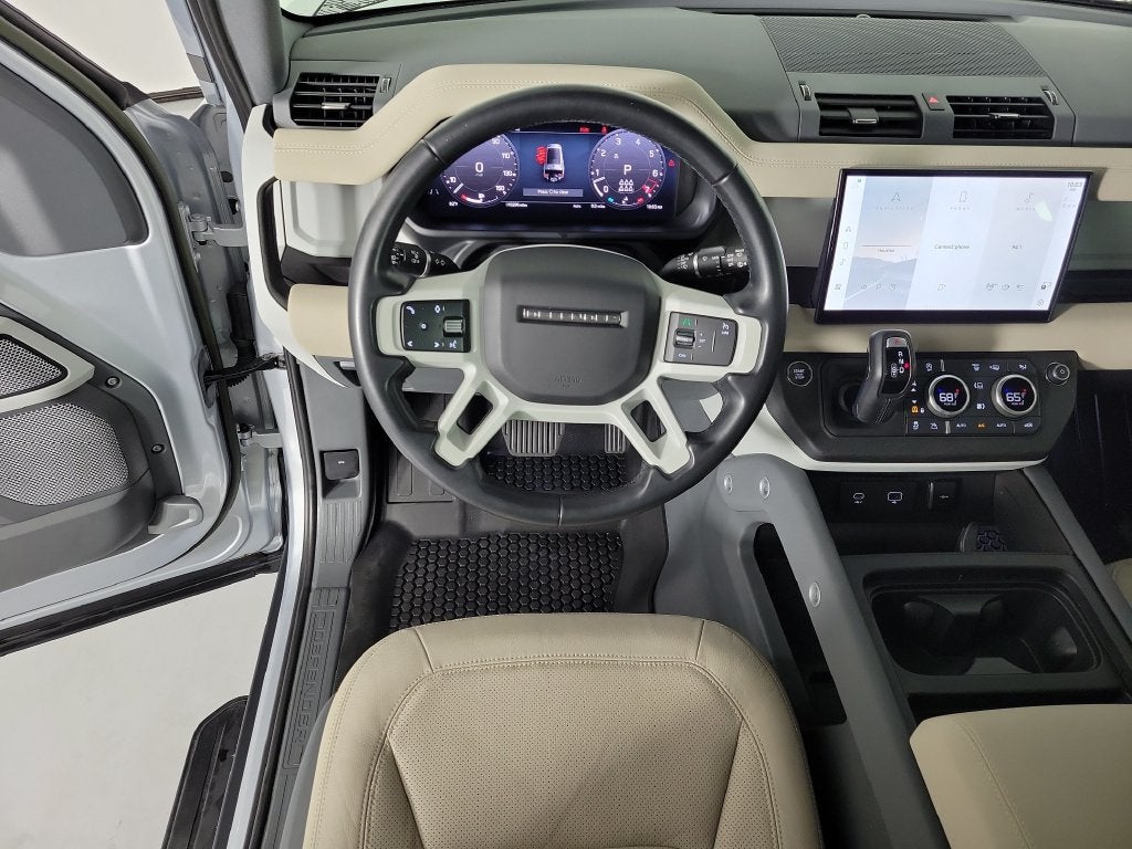 2023 Land Rover Defender SE