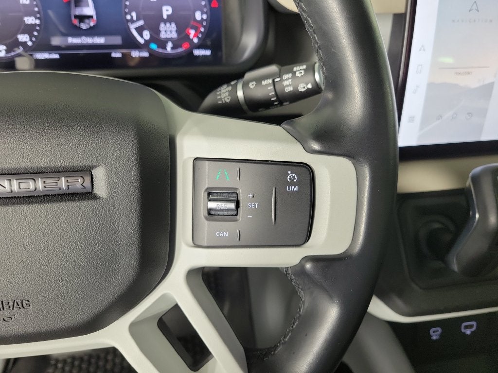 2023 Land Rover Defender SE