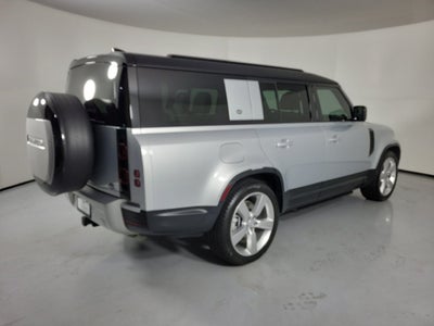 2023 Land Rover Defender SE