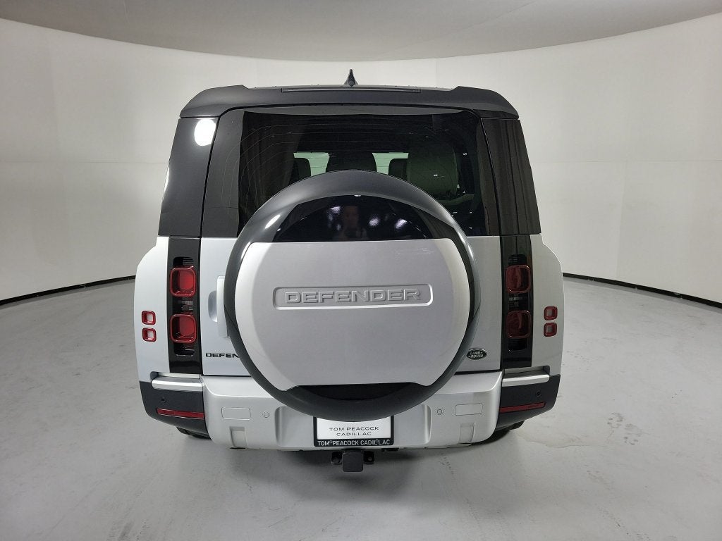 2023 Land Rover Defender SE