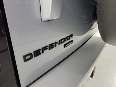 2023 Land Rover Defender SE