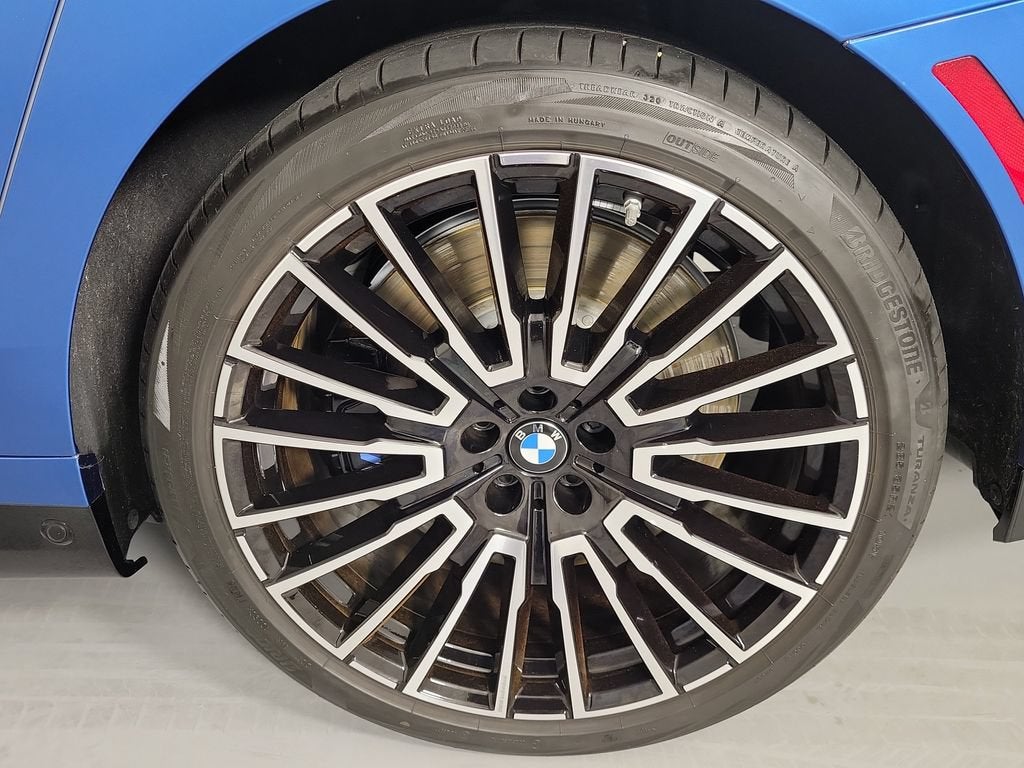 2025 BMW 7 Series 760i xDrive