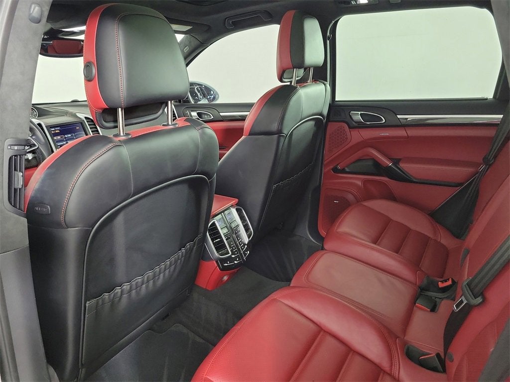 2016 Porsche Cayenne GTS