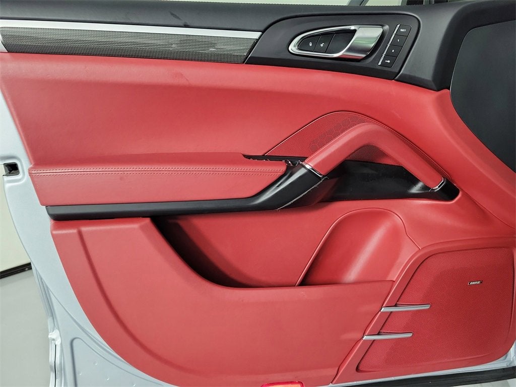 2016 Porsche Cayenne GTS