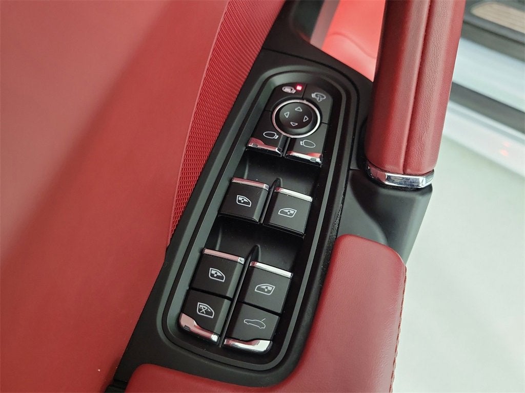 2016 Porsche Cayenne GTS